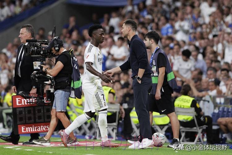 皇马34岁战神索要贝尔级顶薪 佛爷:你得降薪20% 皇马34岁战神索要贝尔级顶薪 佛爷:你得降薪20%