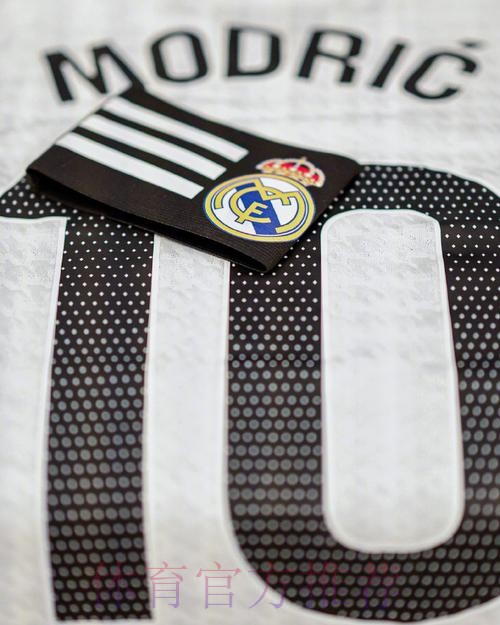 阿斯:安切洛蒂让莫德里奇踢伪9号的安排受到了质疑 阿斯:安切洛蒂让莫德里奇踢伪9号的安排受到了质疑