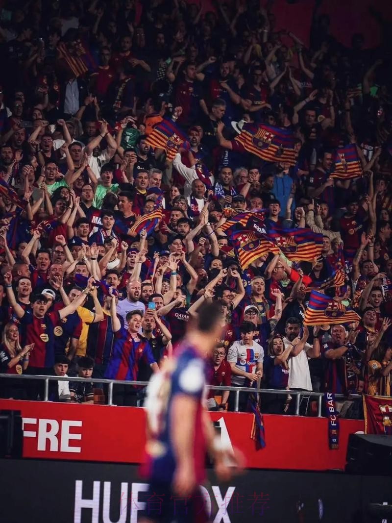 自2007-08赛季后 皇马再次在西甲联赛中双杀巴萨 自2007-08赛季后 皇马再次在西甲联赛中双杀巴萨